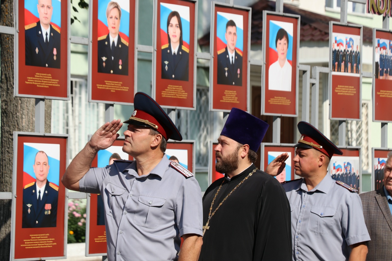 Протоиерей Антоний Шварев принял участие в торжественном мероприятии, посвящённом Дню Государственного флага Российской Федерации