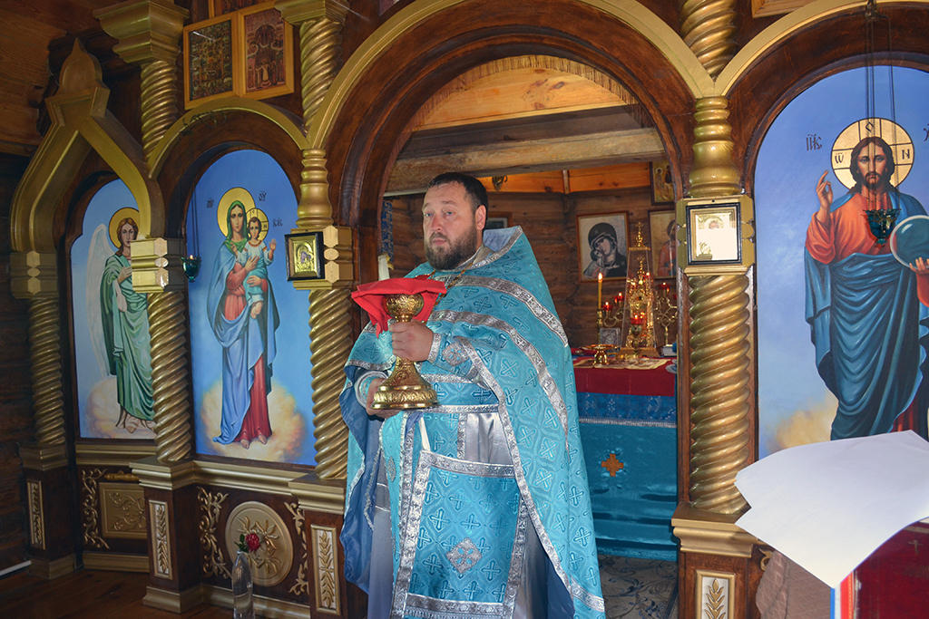 Протоиерей Антоний Шварёв совершил литургию в ИК-7