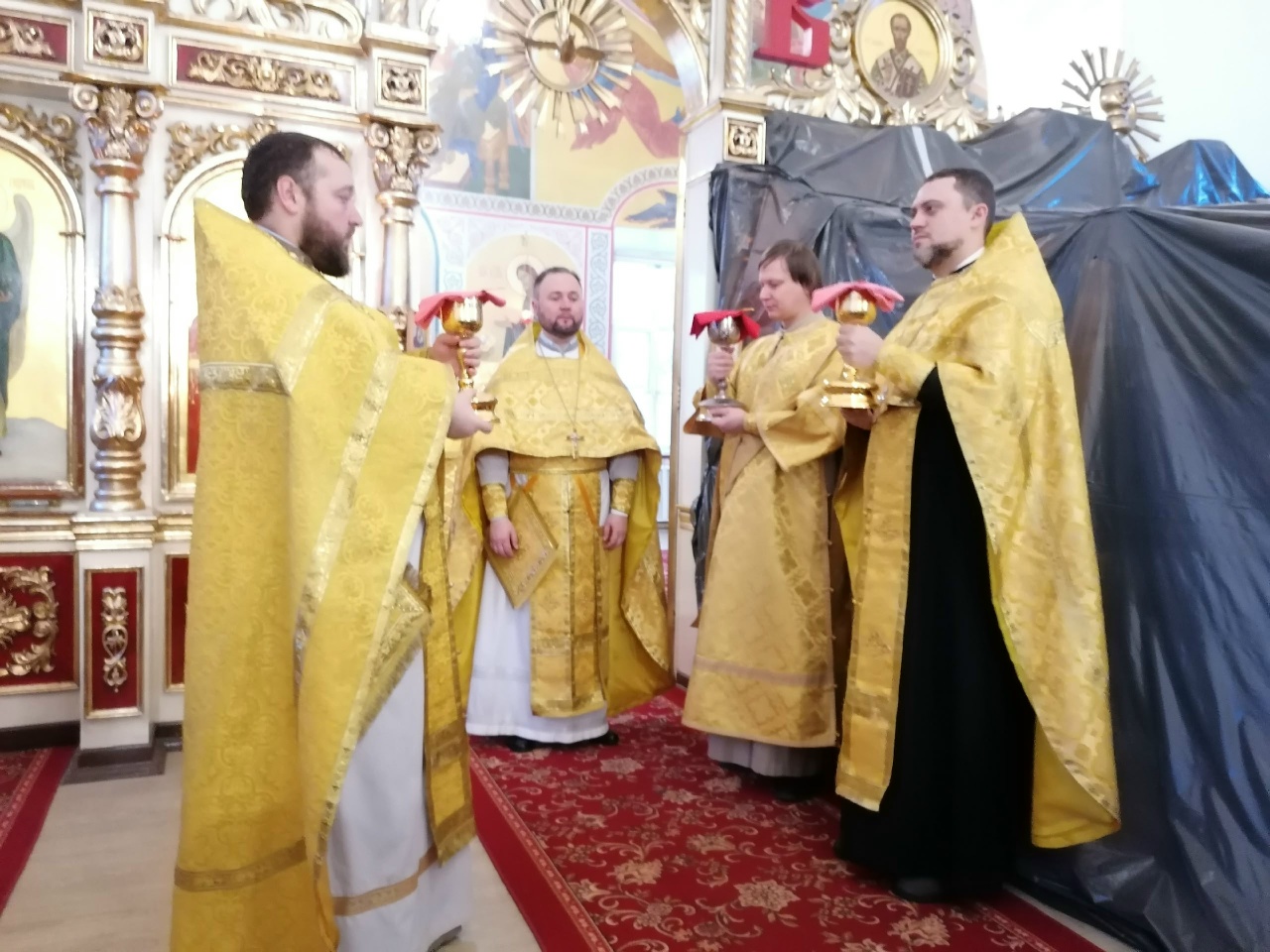 Богослужения в Неделю о мытаре и фарисее