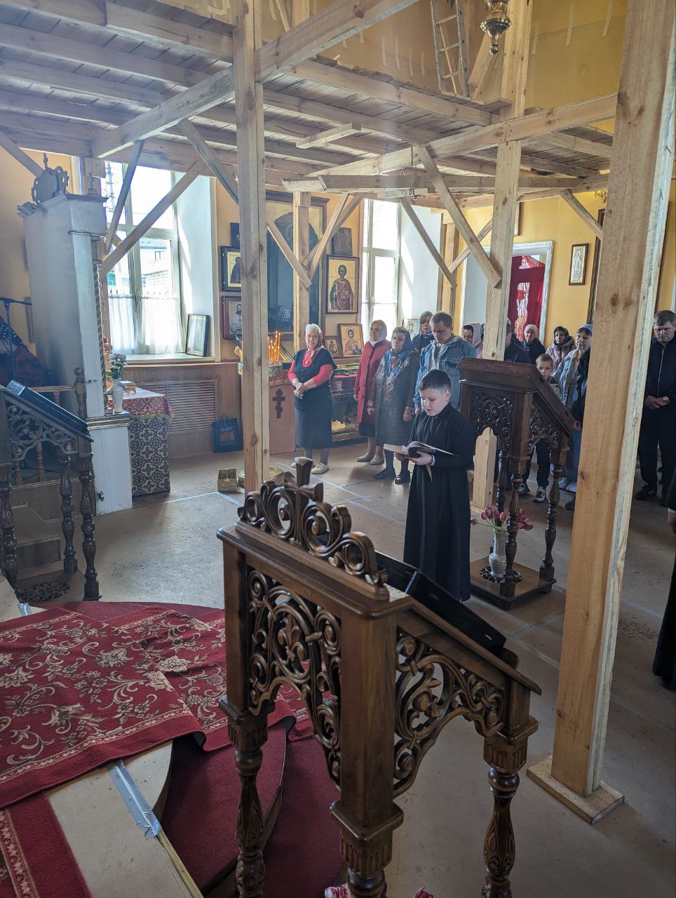 Богослужения в Неделю о расслабленном 