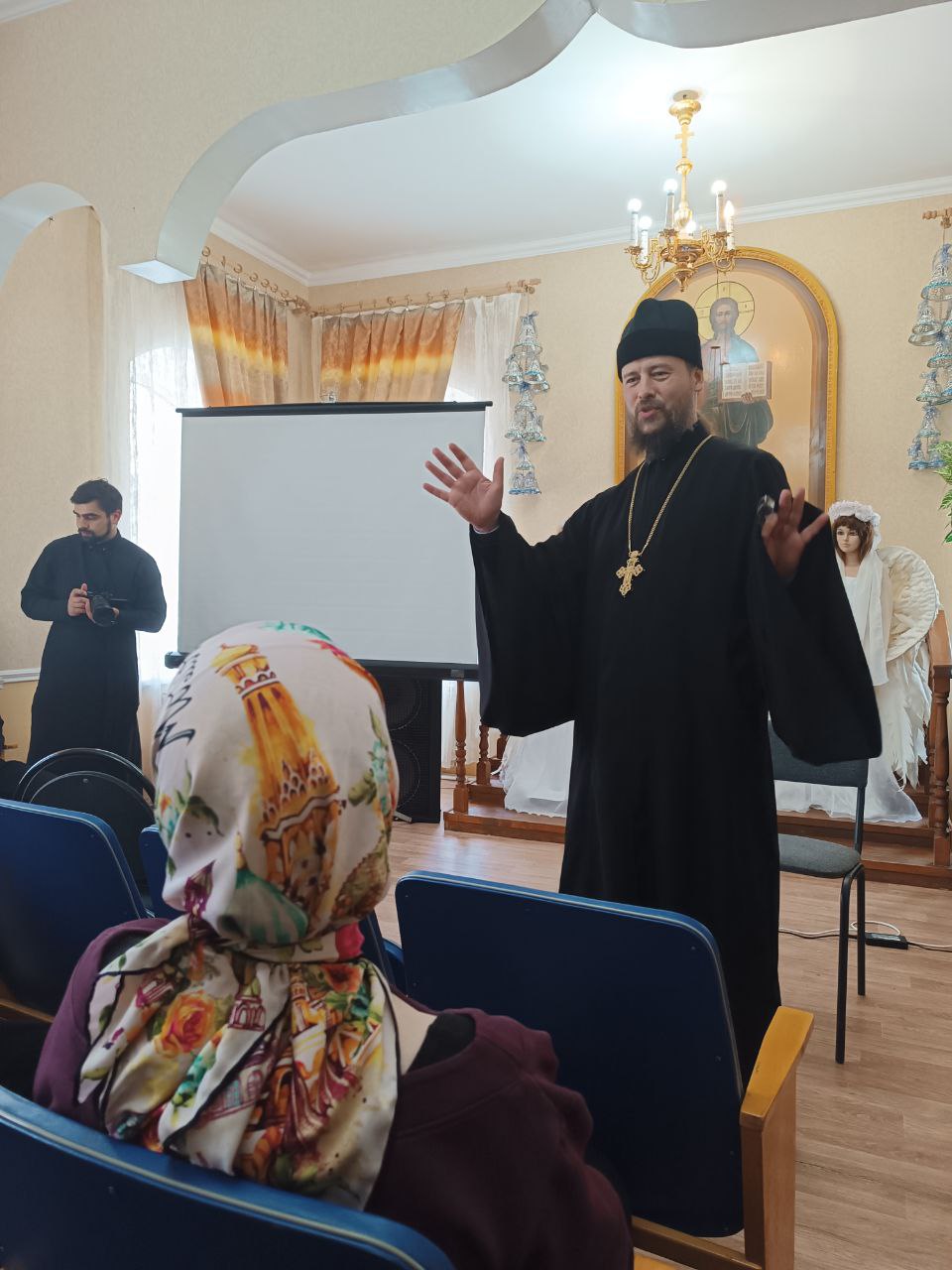 Иерей Сергий Карасёв присутствовал на встрече с заместителем Синодального отдела религиозного образования и катехизации игуменом Иоанном Рубиным 