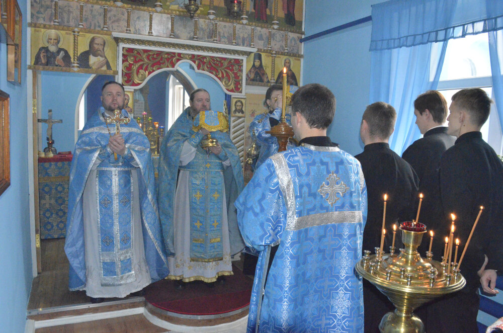 Протоиерей Александр Филиппов  совершил литургия в храме при исправительной колонии №5