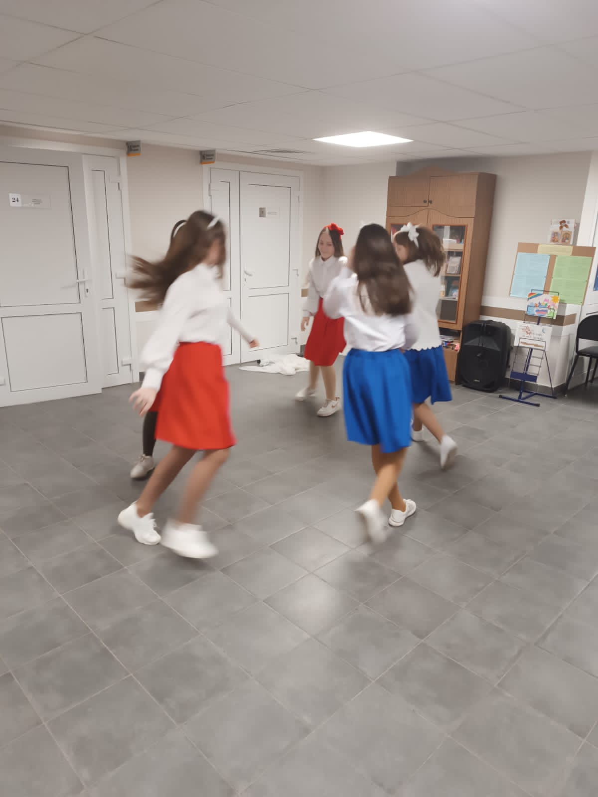 Воспитанники воскресной школы Никольского храма в Терновке  выступили с концертом для раненых военнослужащих