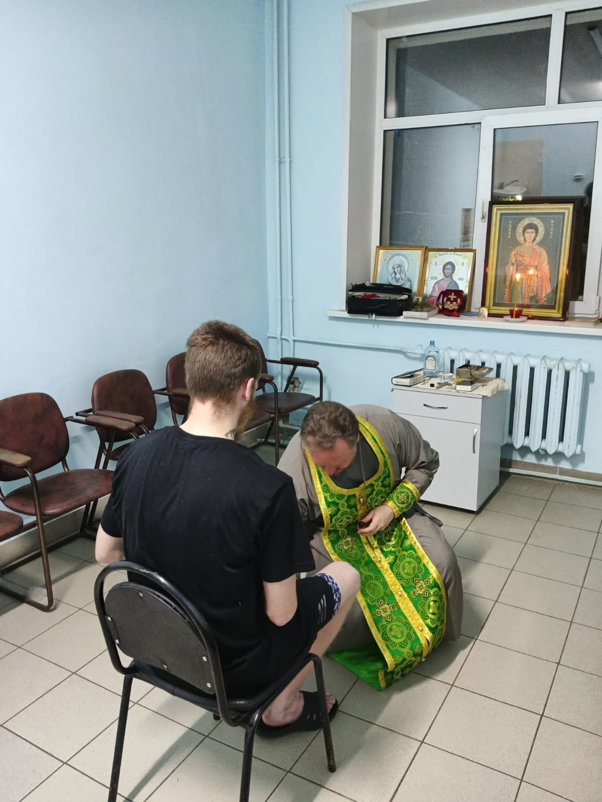 Священники посетили раненых участников СВО в военном госпитале Пензы