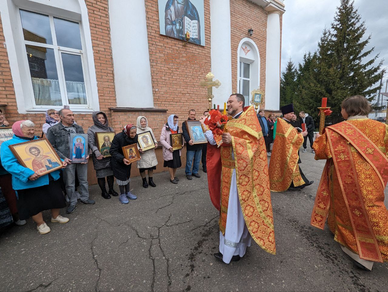 Богослужения в день Антипасхи