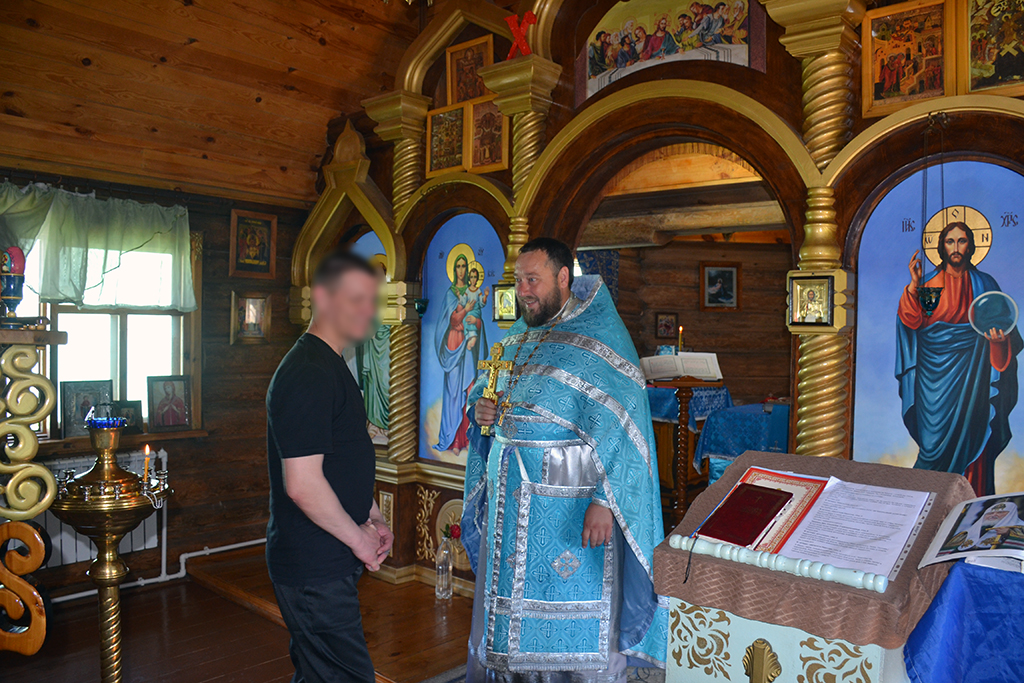 Протоиерей Антоний Шварёв совершил литургию в ИК-7