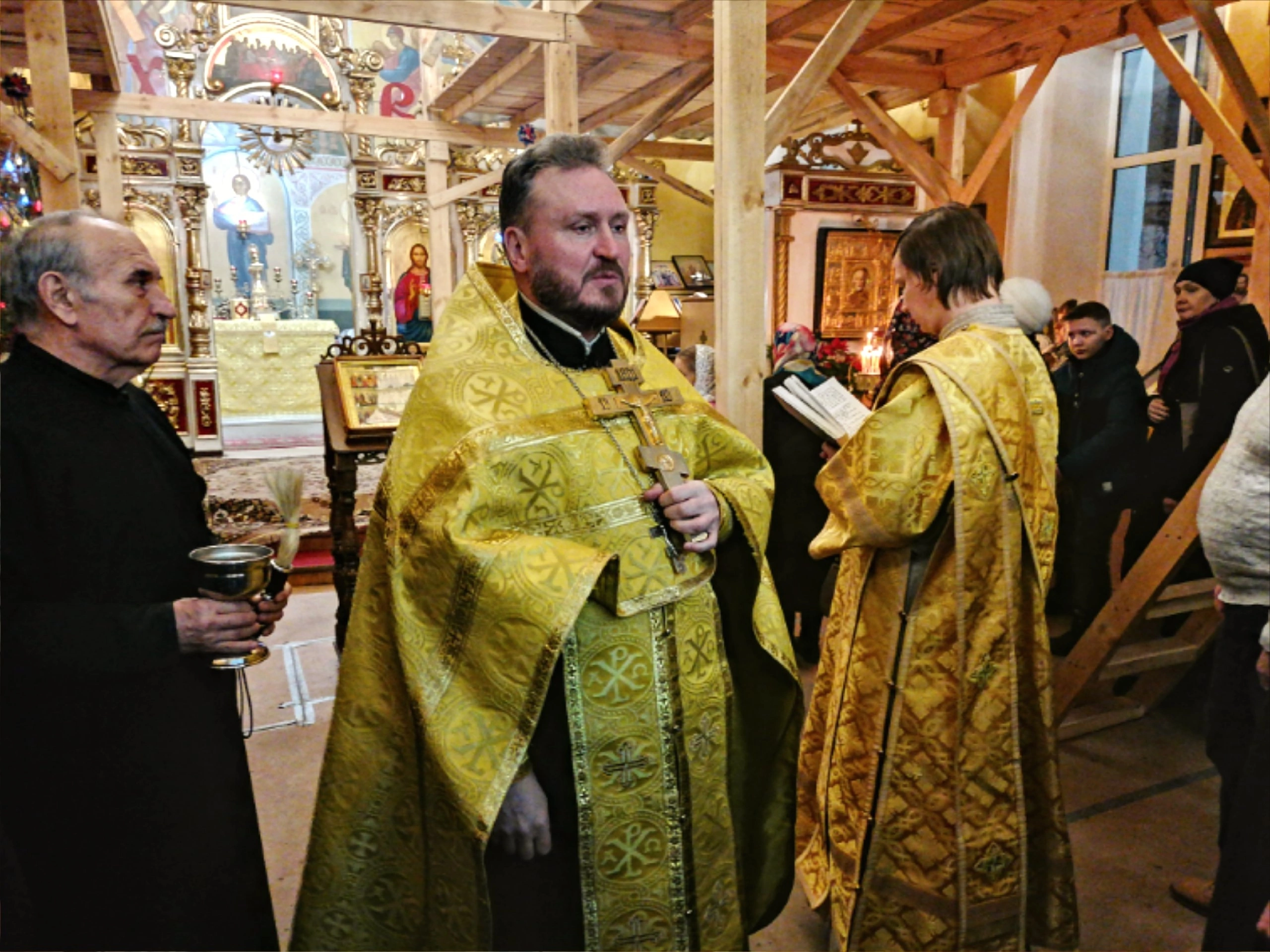 Иерей Сергий Карасёв совершил Новогодний молебен