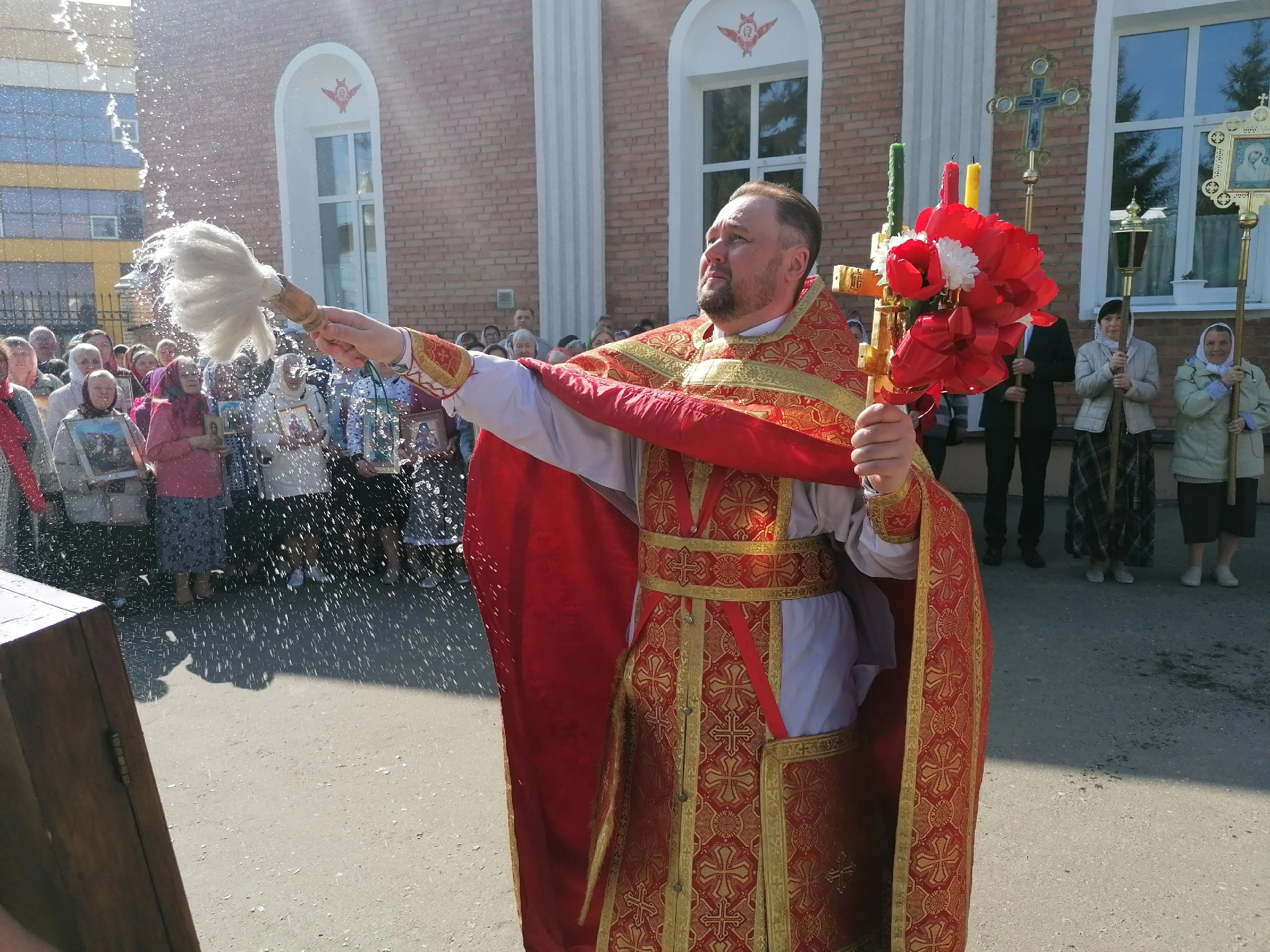 В субботу Светлой седмицы протоиерей Александр Филиппов совершил Божественную литургию