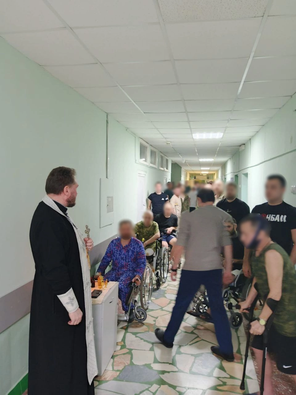 Священники посетили раненых участников СВО в военном госпитале Пензы
