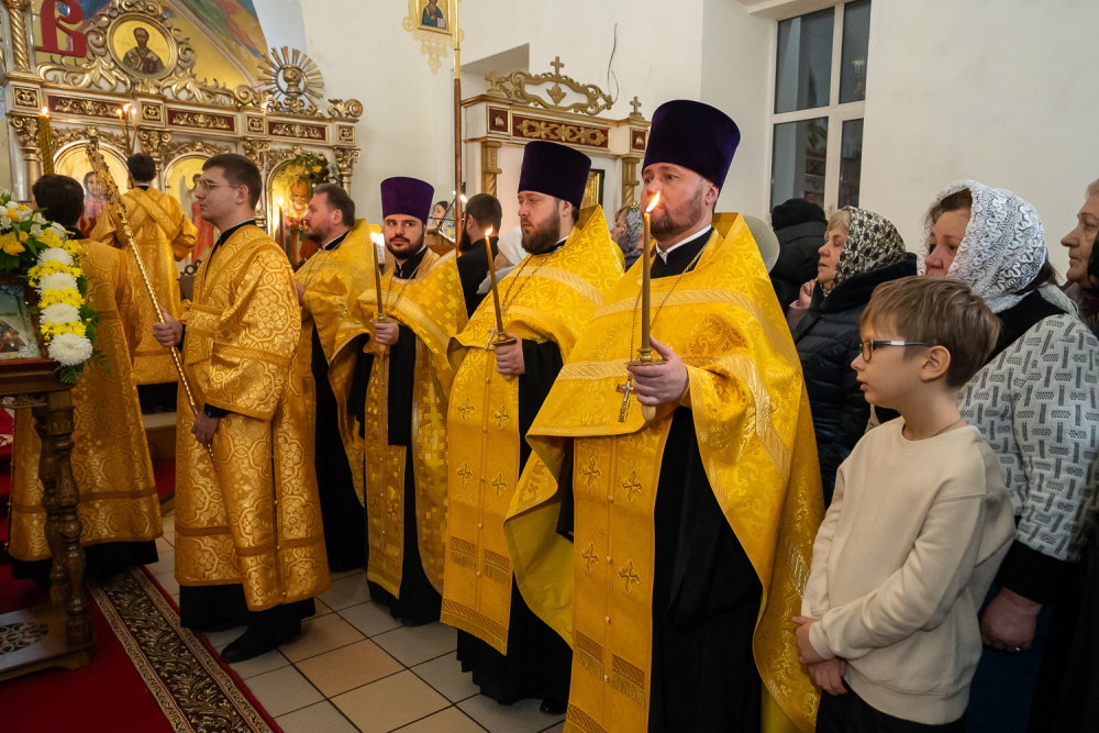 В канун престольного праздника митрополит Серафим совершил всенощное бдение в нашем храме