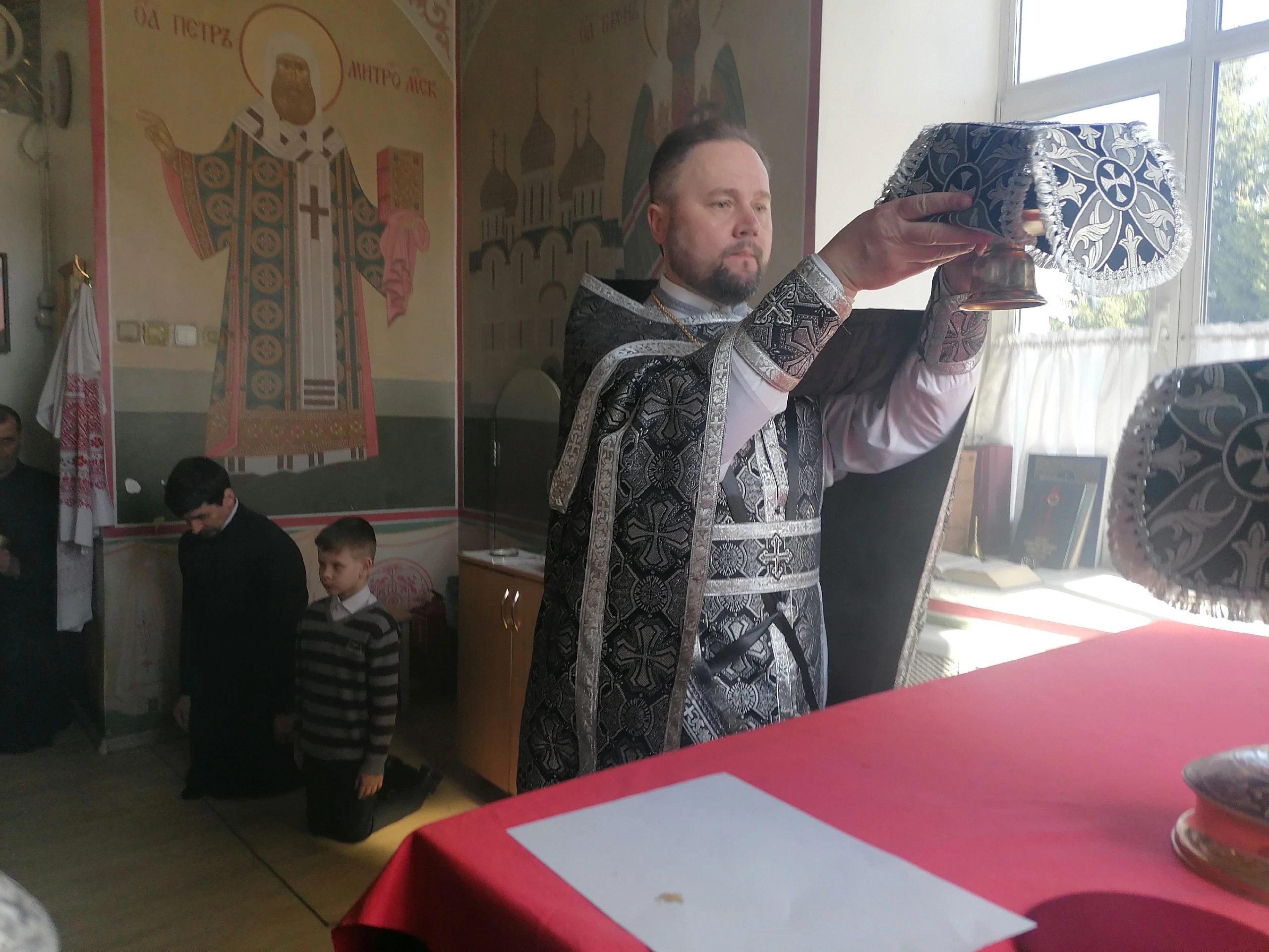 Протоиерей Александр Филиппов совершил Божественную Литургию Преждеосвященных Даров