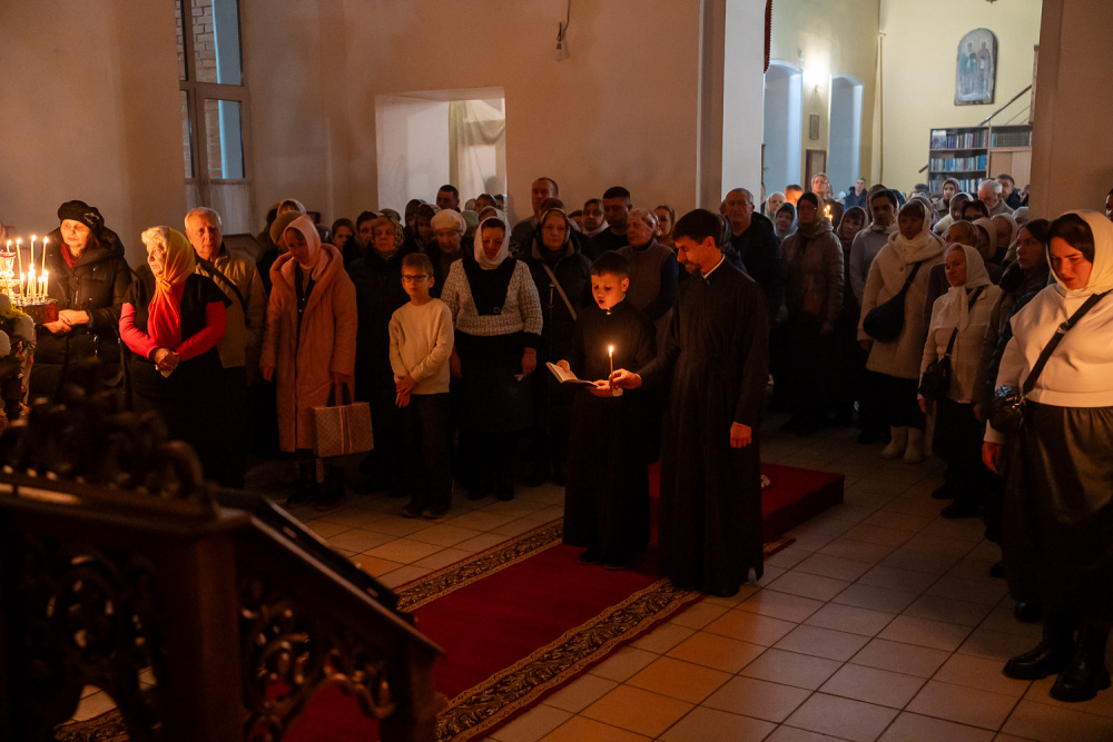 В канун престольного праздника митрополит Серафим совершил всенощное бдение в нашем храме