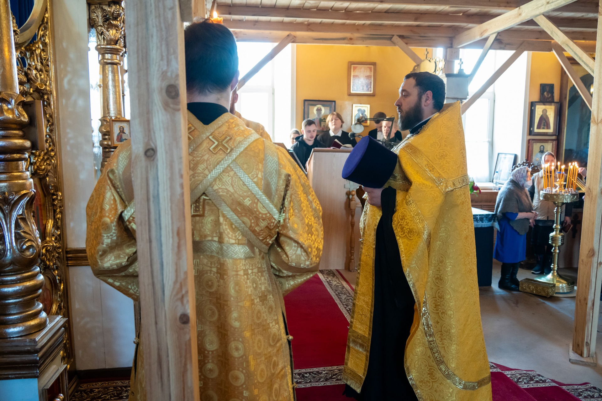 Митрополит Серафим совершил чин Пассии в нашем храме   