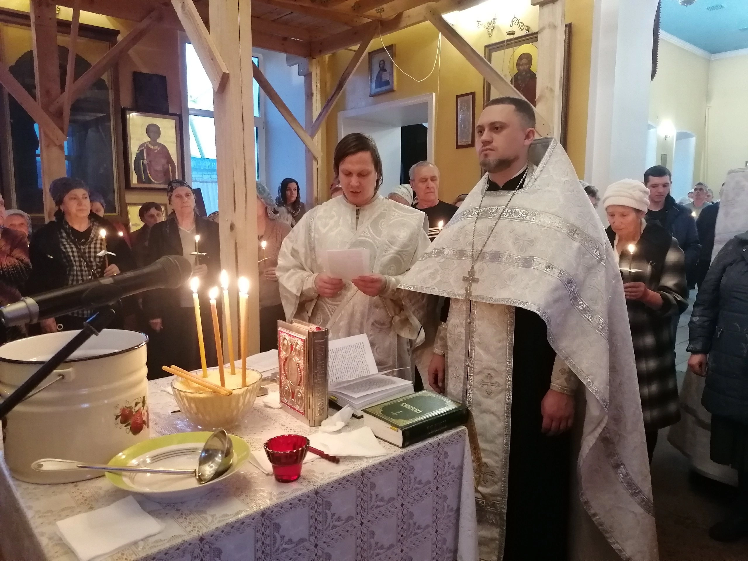 Протоиерей Александр Филиппов совершил Таинство Соборования 