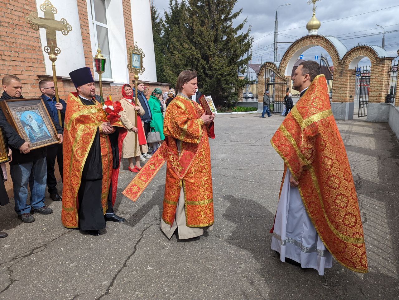 Богослужения в день Антипасхи