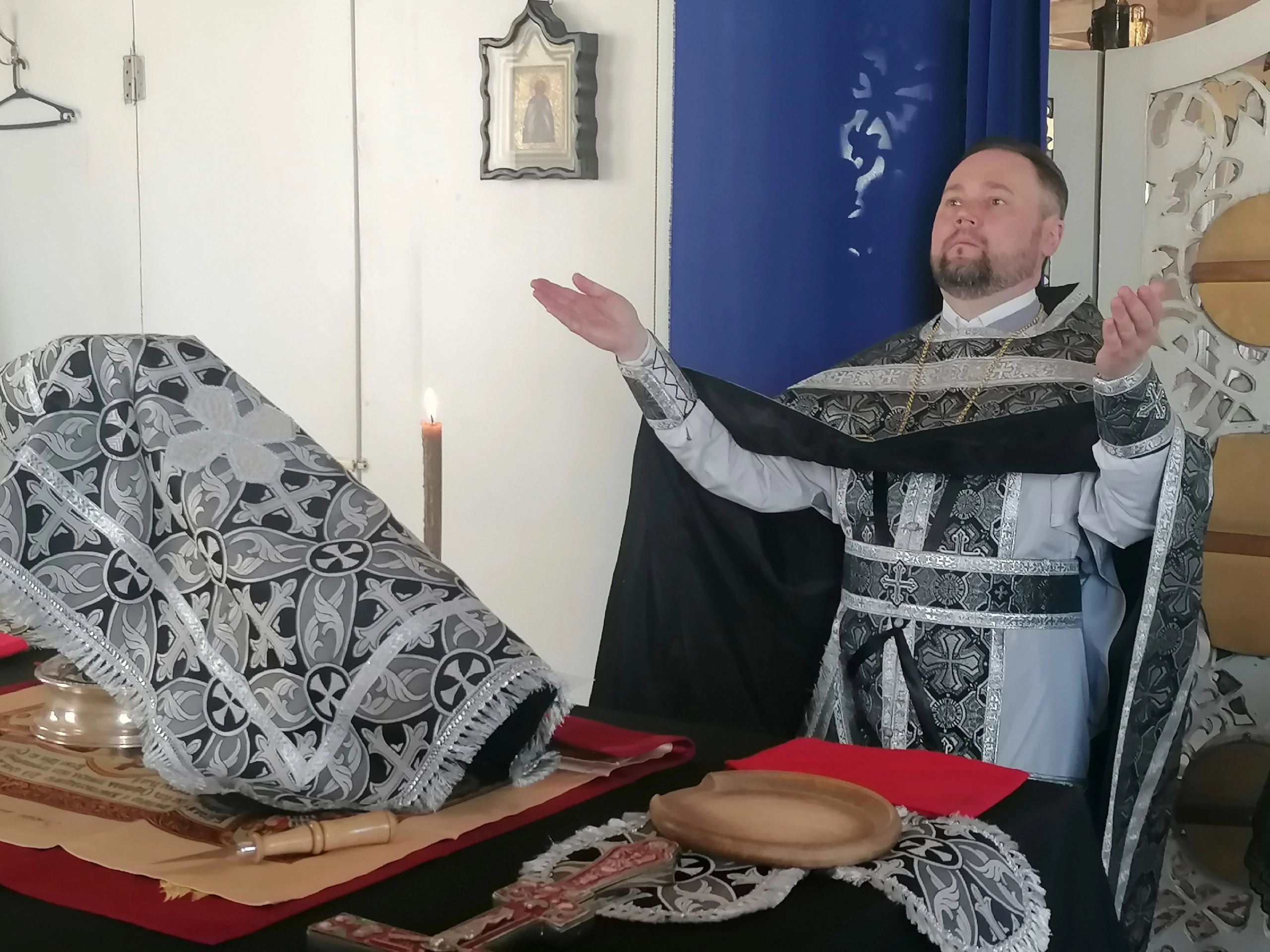 Протоиерей Александр Филиппов совершил Божественную Литургию Преждеосвященных Даров