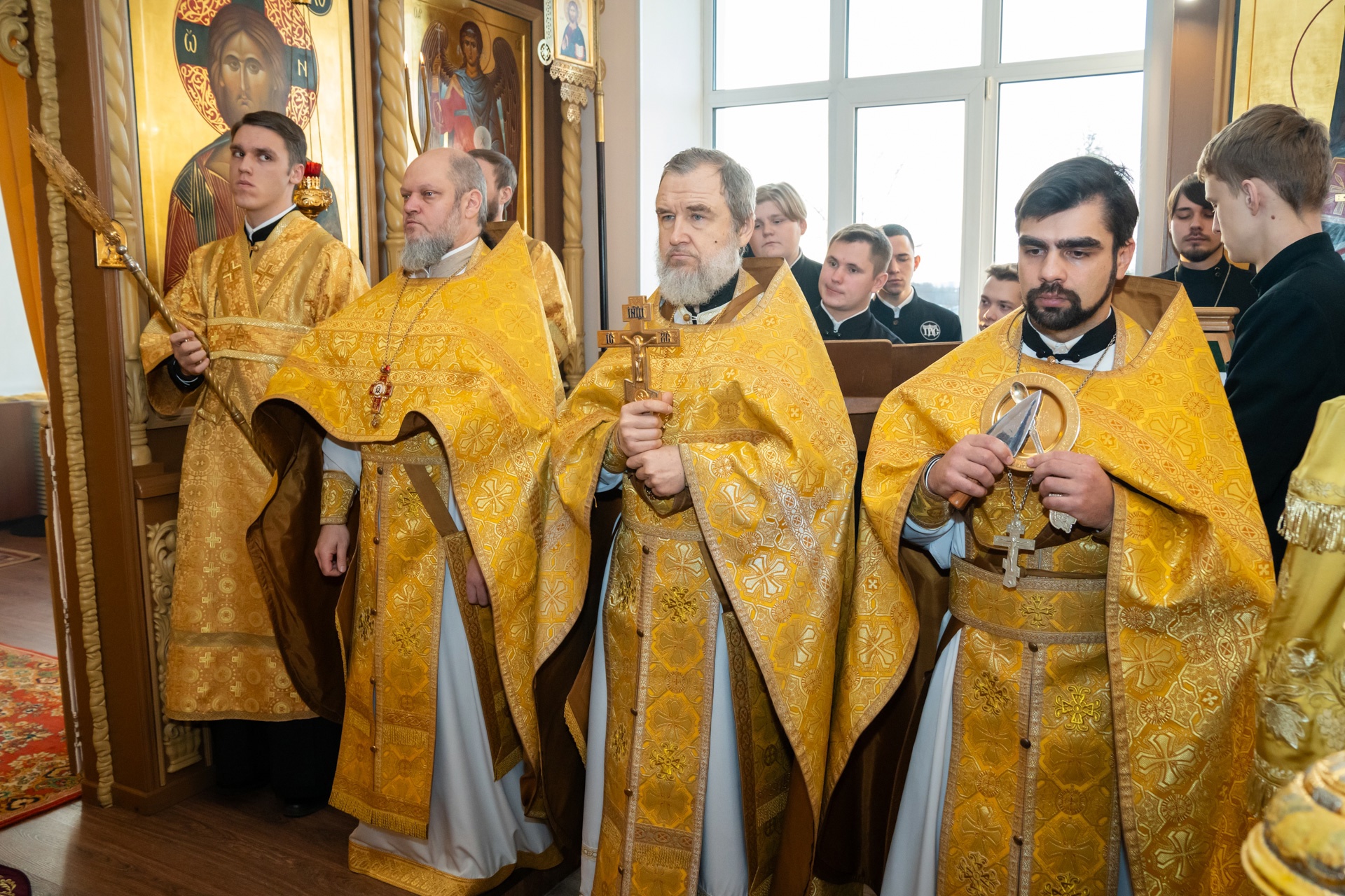 Протоиерей Александр Филиппов сослужил митрополиту Серафиму в престольный праздник и актовый день в Пензенской духовной семинарии   