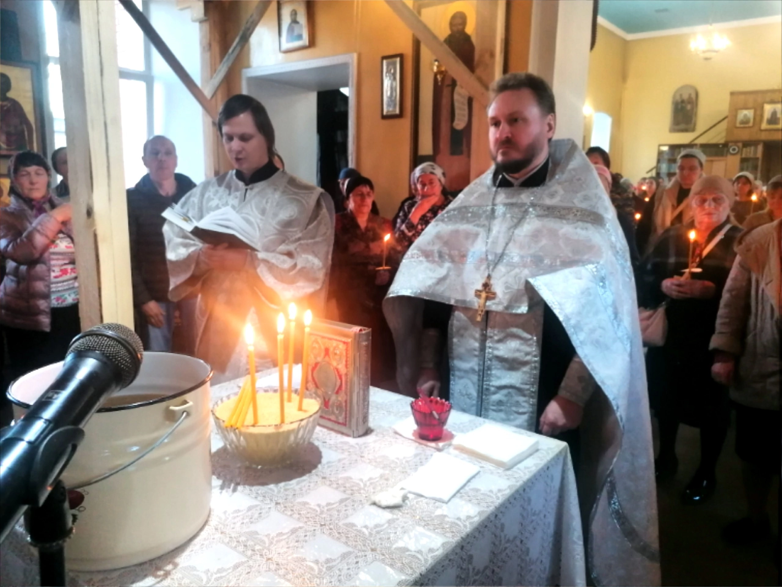 Протоиерей Александр Филиппов совершил Таинство Соборования 