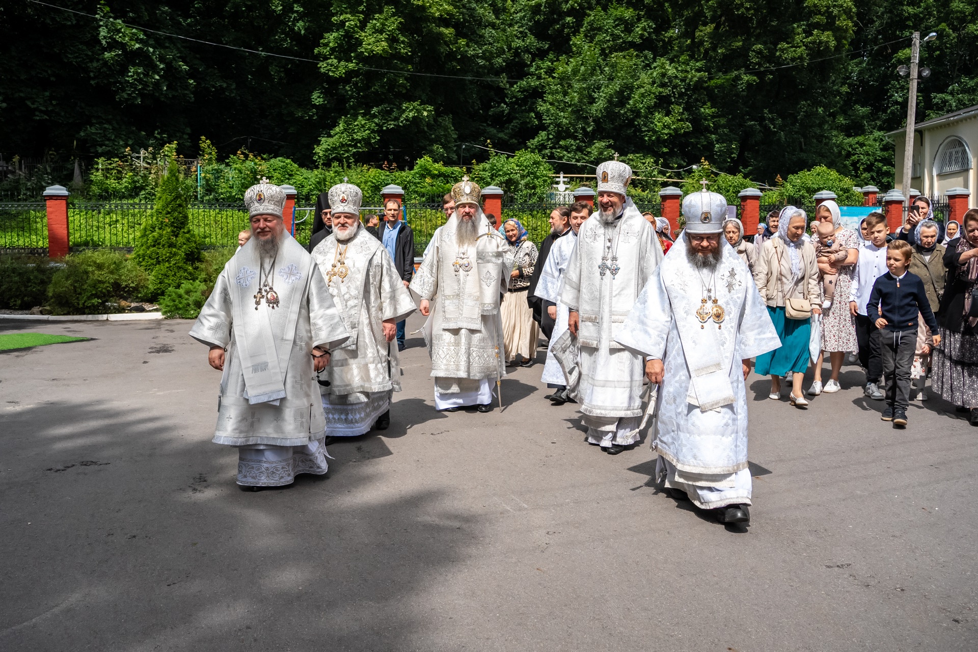 Протоиерей Александр Филиппов сослужил митрополиту Серафиму за литургией в Успенском соборе Пензы в 25-ю годовщину со дня кончины архиепископа Серафима (Тихонова) 