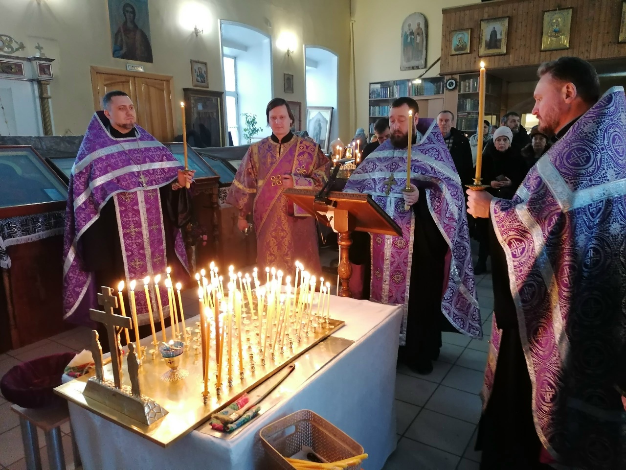 Вечернее богослужение в канун родительской субботы