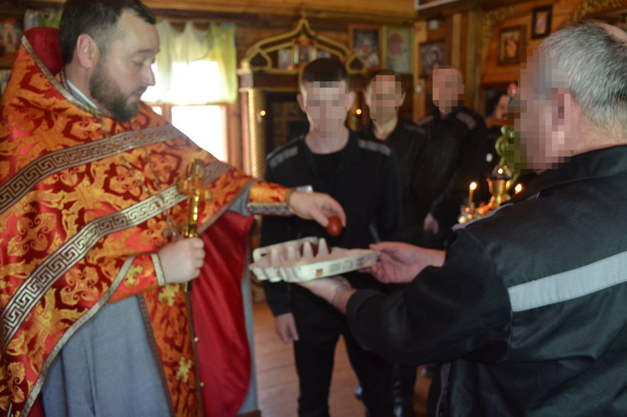 Протоиерей Антоний Шварёв совершил Пасхальное богослужение в ИК-7