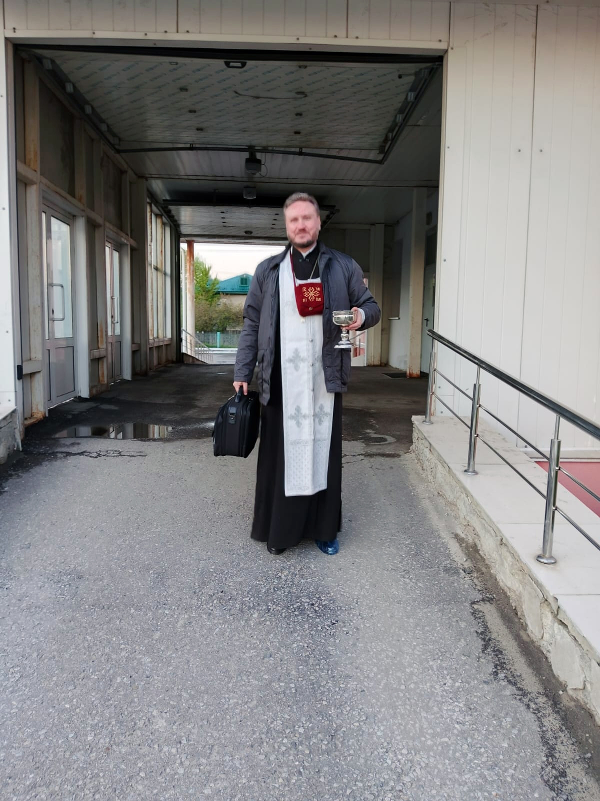 Священники посетили раненых участников СВО в военном госпитале Пензы