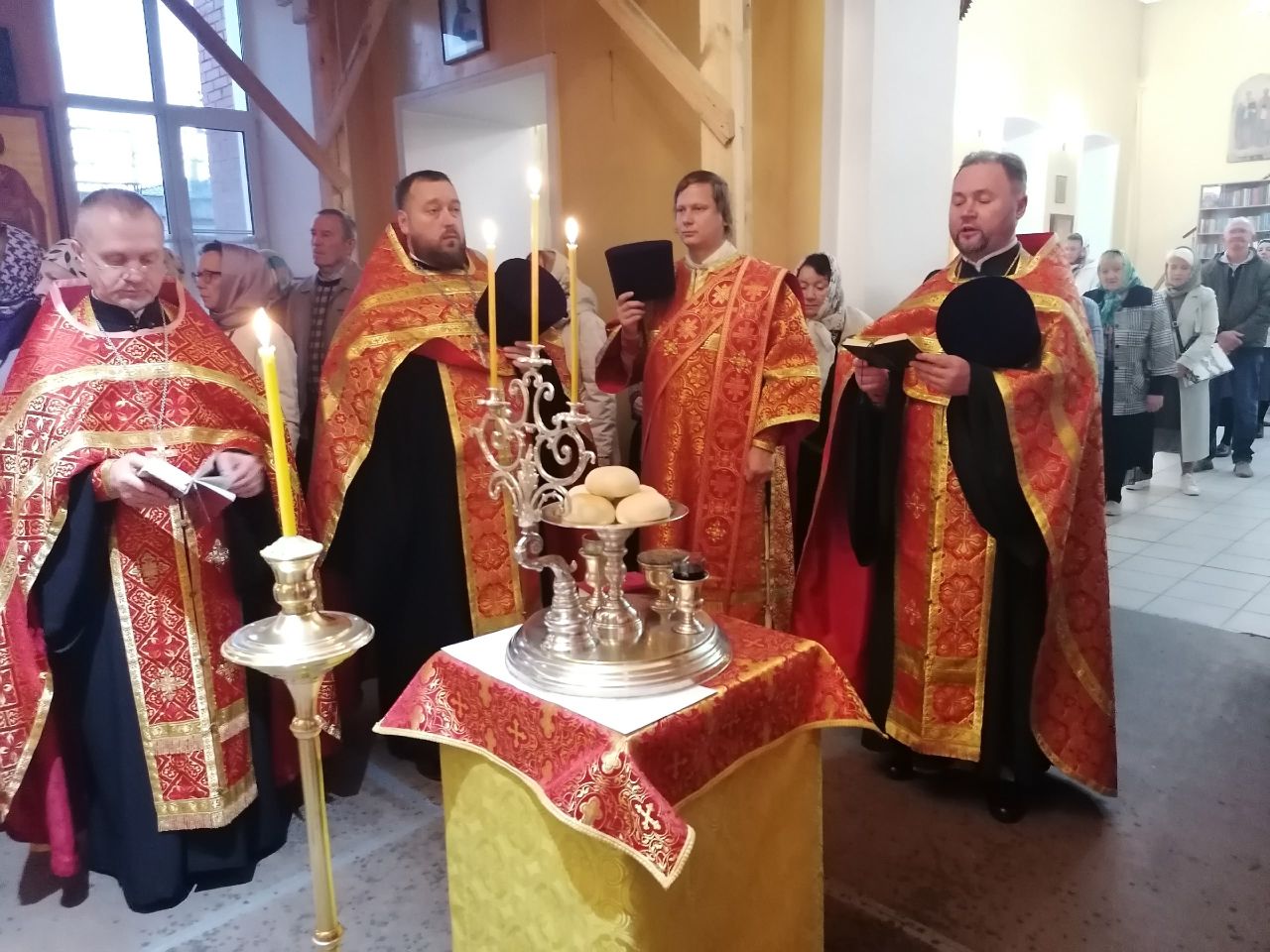 Всенощное бдение в канун празднования Воздвижения Животворящего Креста Господня