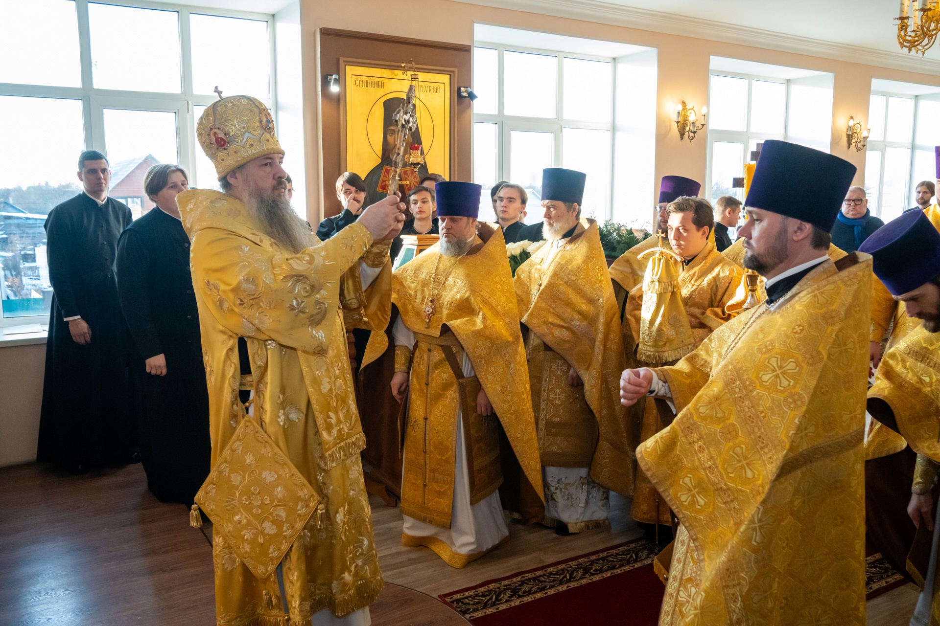 Протоиерей Александр Филиппов сослужил митрополиту Серафиму в престольный праздник и актовый день в Пензенской духовной семинарии   