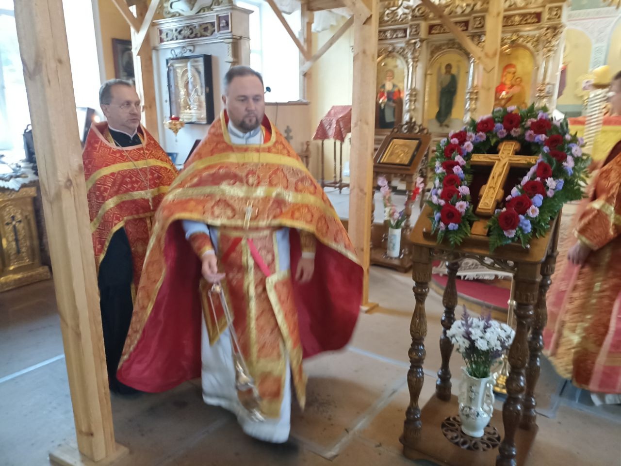 Вечернее богослужение в канун праздника Происхождение Честных Древ Животворящего Креста Господня