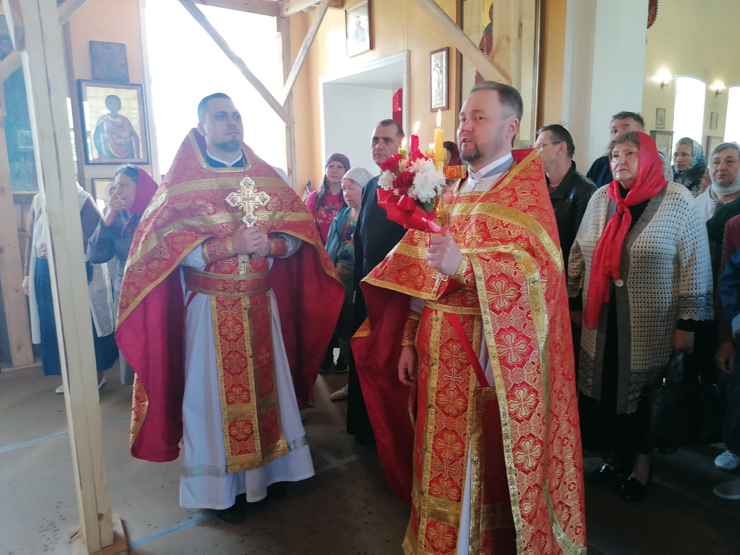 Во вторник Светлой седмицы протоиерей Александр Филиппов совершил Божественную литургию