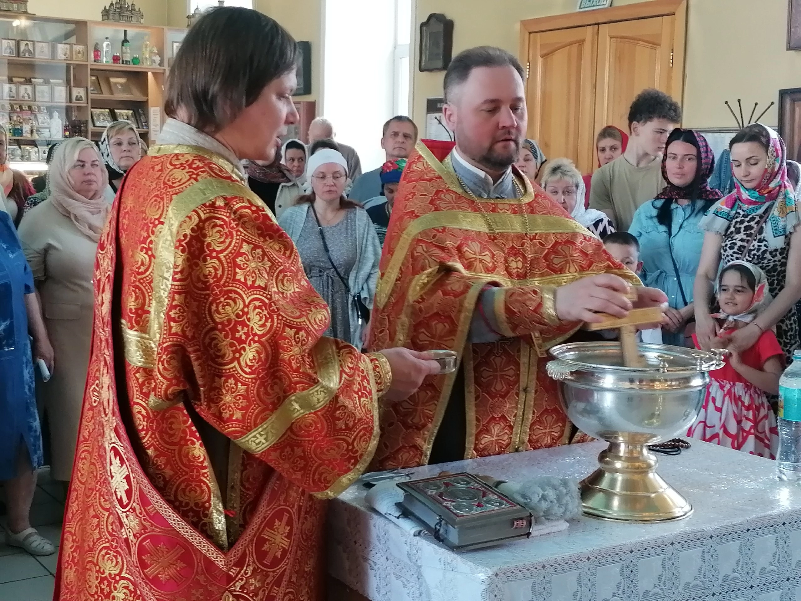 Богослужения в Неделю о слепом 