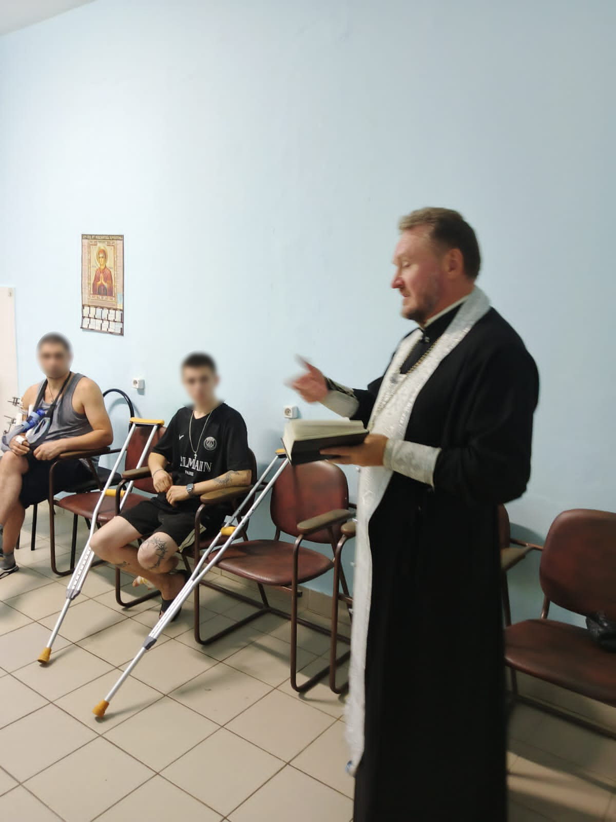 Священники посетили раненых участников СВО в военном госпитале Пензы