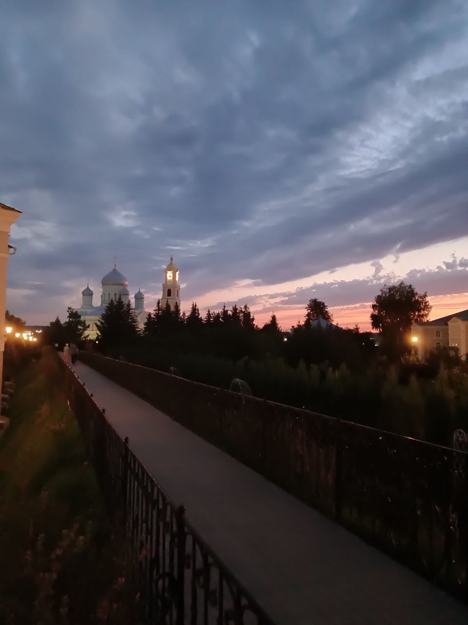 Преподаватели и студенты Пензенской духовной семинарии посетили Дивеево   