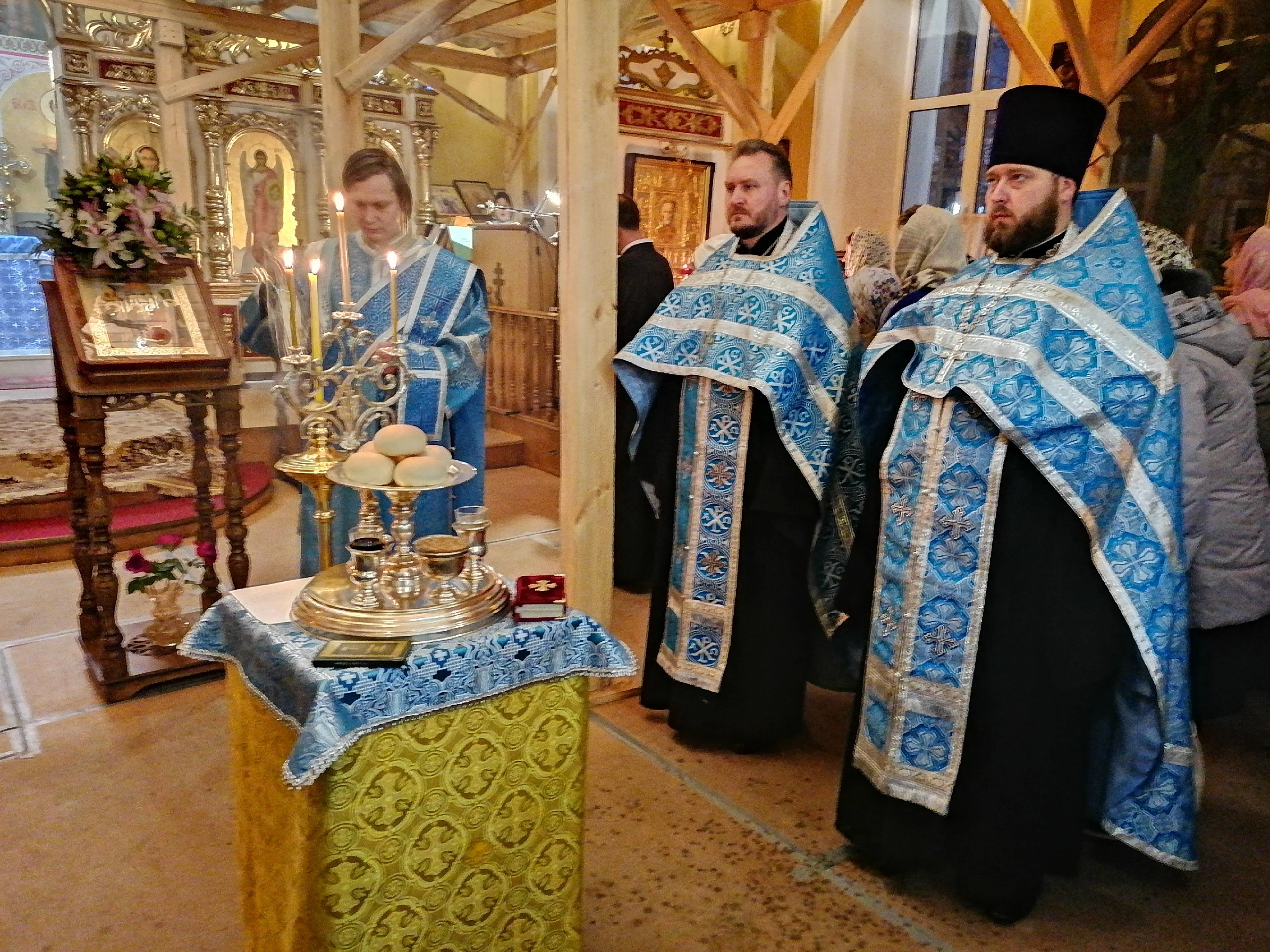 Всенощное бдение в канун праздника Сретение Господне