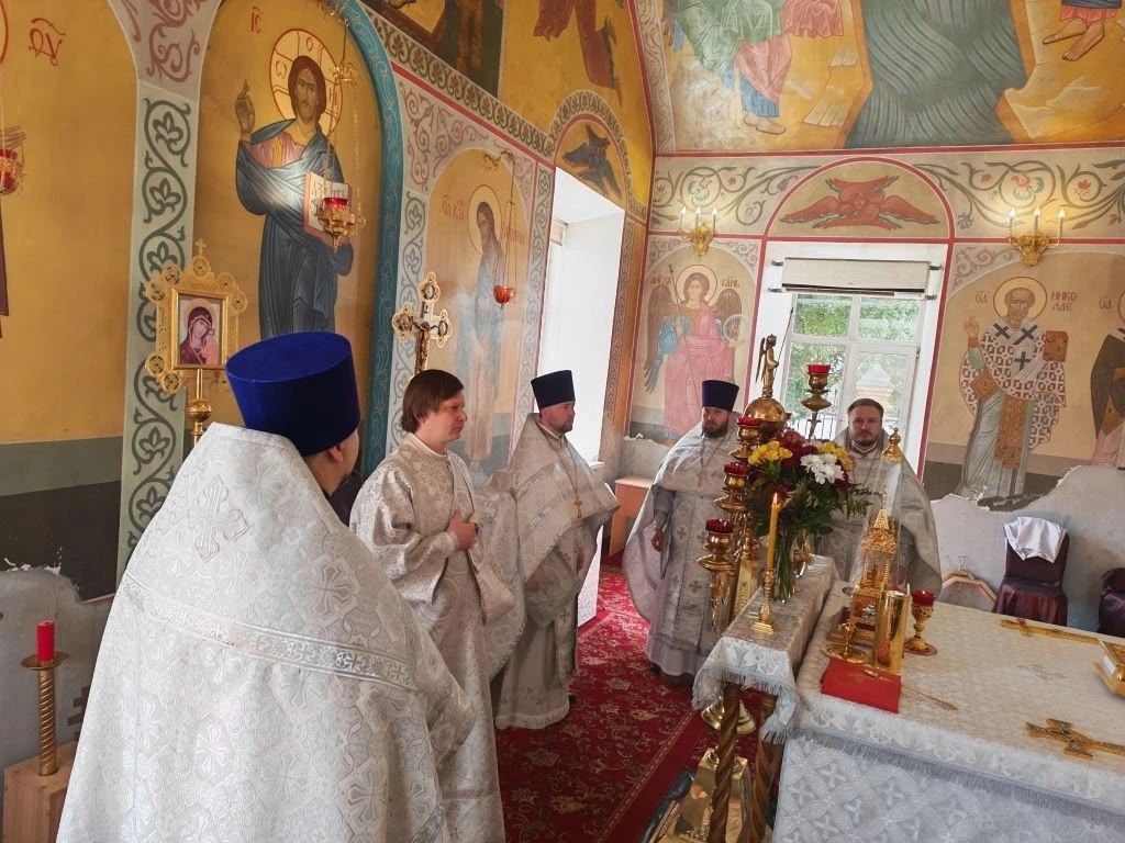 Поздравление с Днём рождения настоятеля протоиерея Александра Филиппова