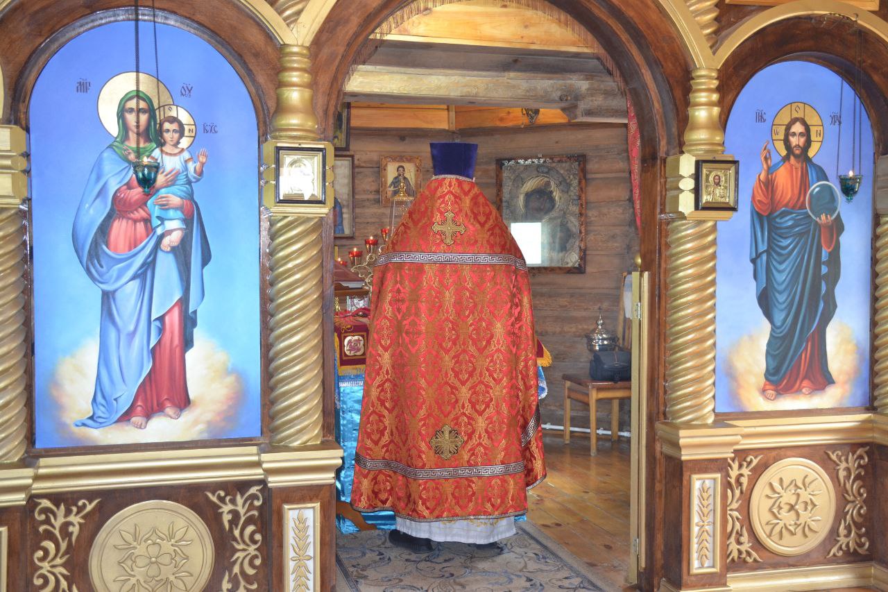 Протоиерей Антоний Шварёв совершил Божественную литургию в ИК-7