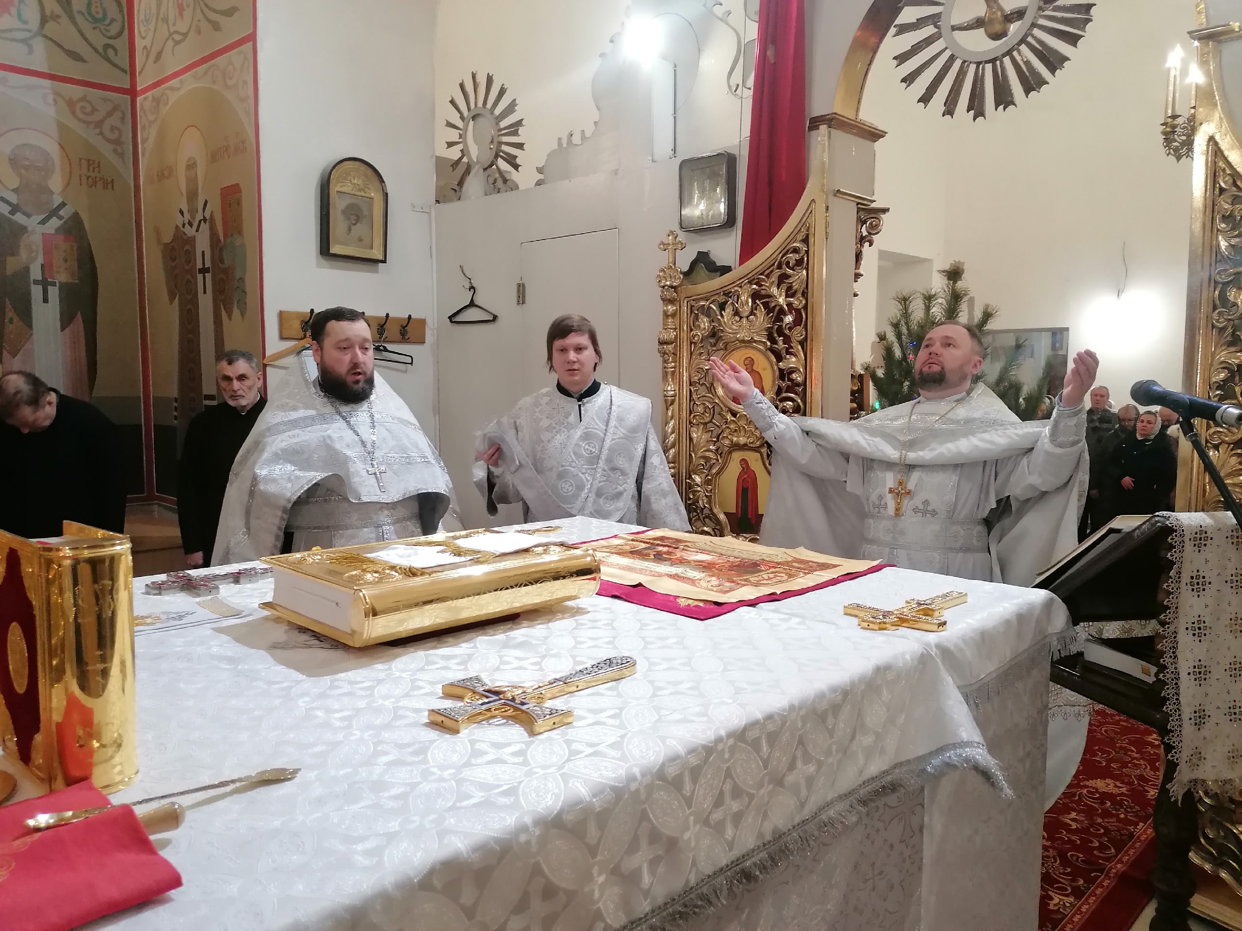 Богослужения в Неделю 30-ю по Пятидесятнице,  святых отец