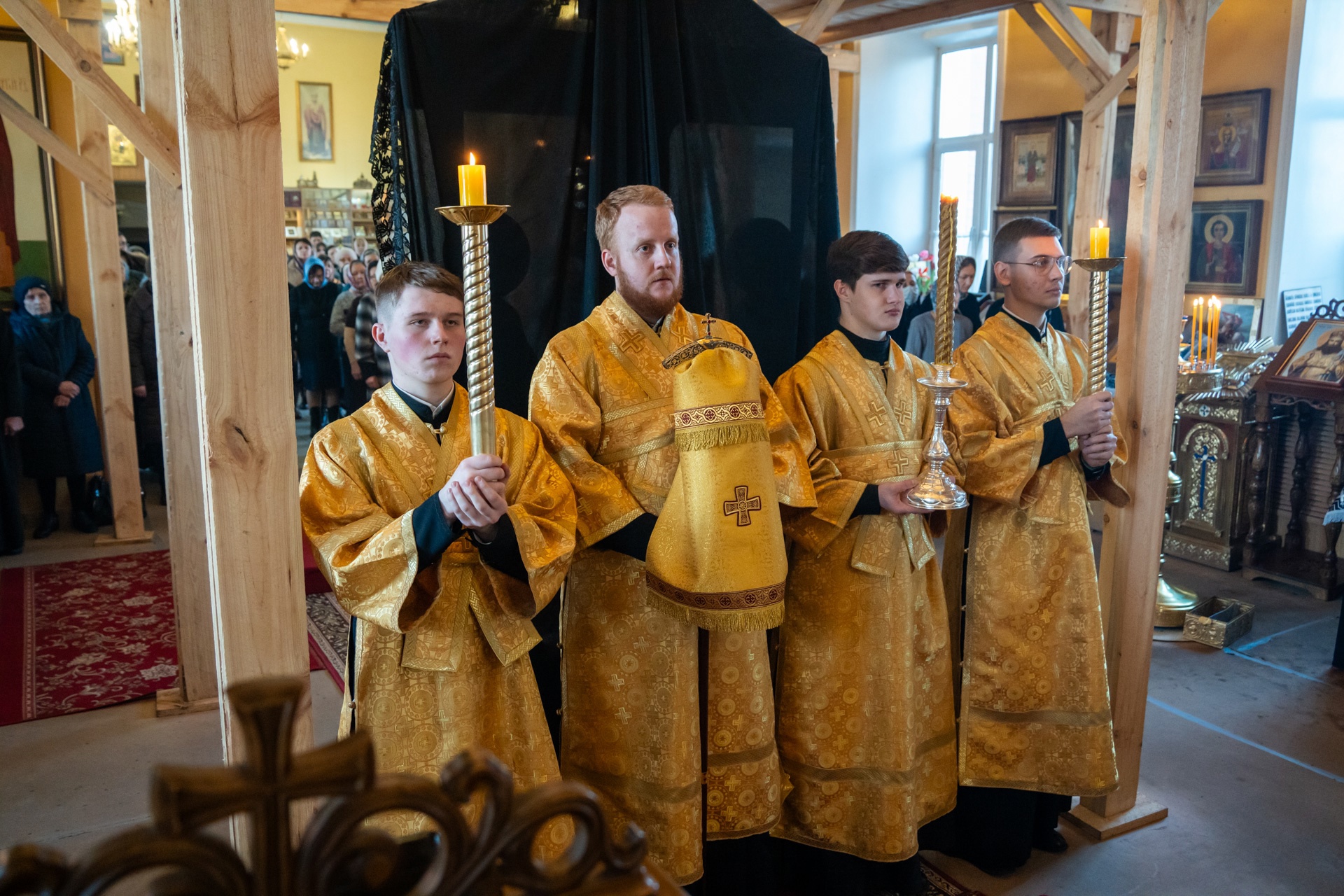 Митрополит Серафим совершил чин Пассии в нашем храме   