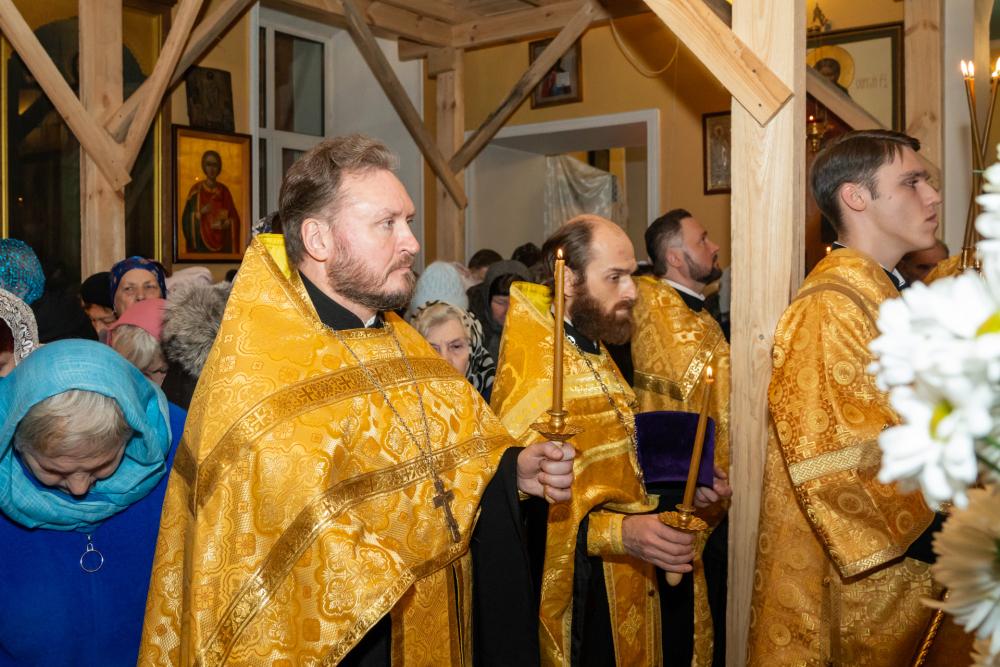 В канун престольного праздника митрополит Серафим совершил всенощное бдение в нашем храме