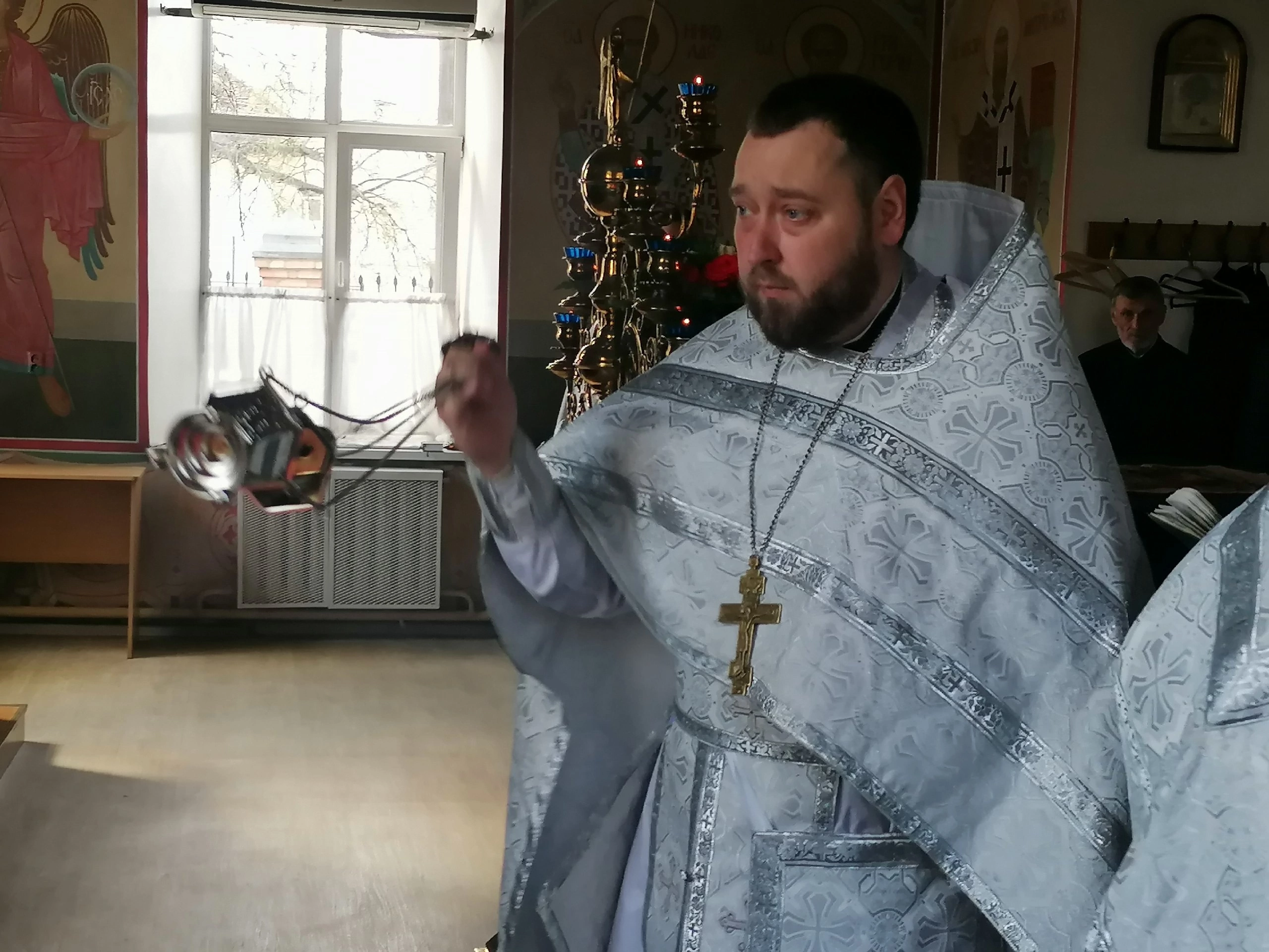 В Великую Субботу протоиерей Александр Филиппов совершил Литургию святителя Василия Великого