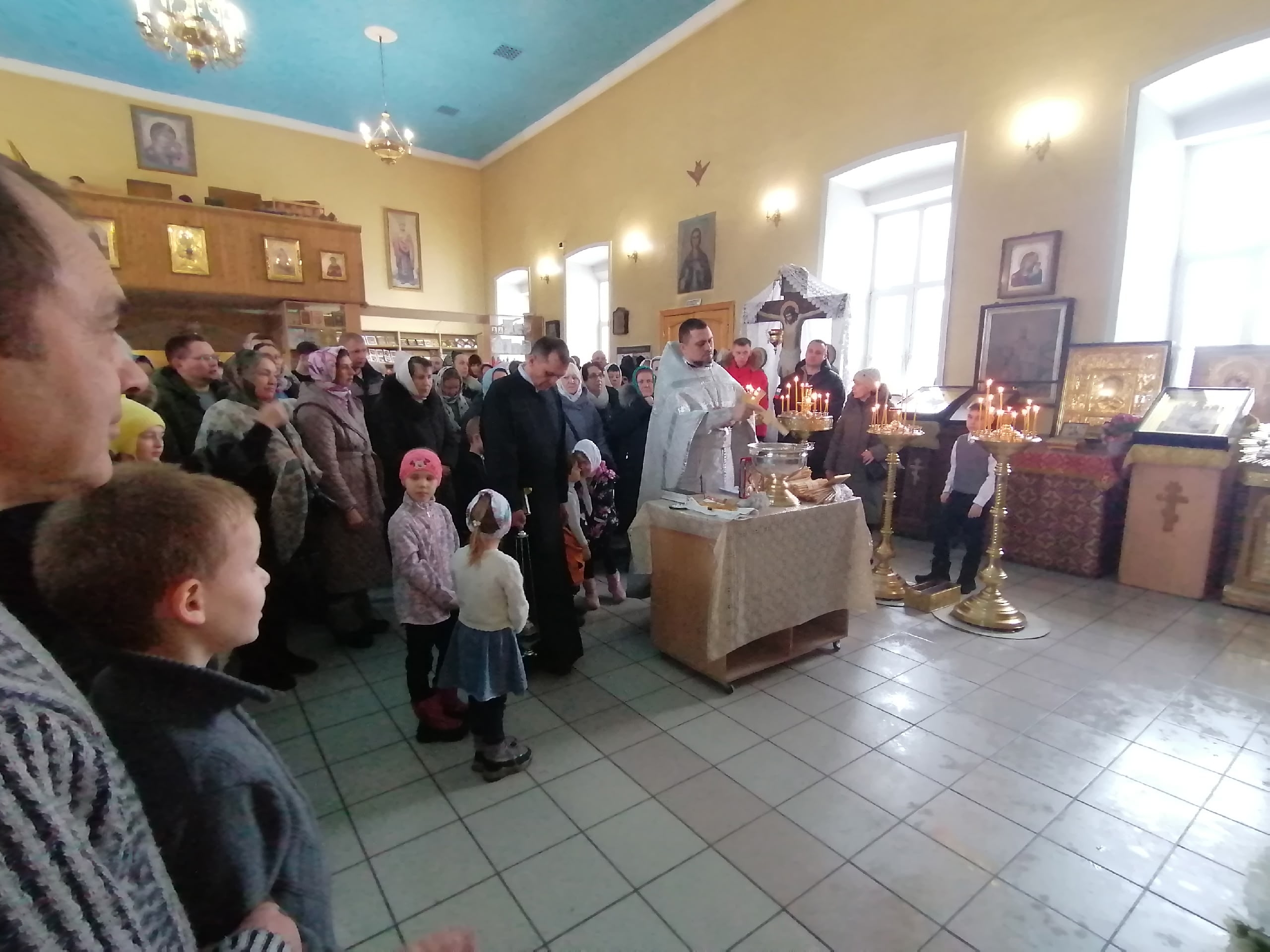 Богослужения в день Сретения Господня