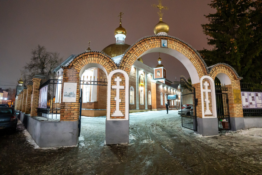 В канун престольного праздника митрополит Серафим совершил всенощное бдение в нашем храме
