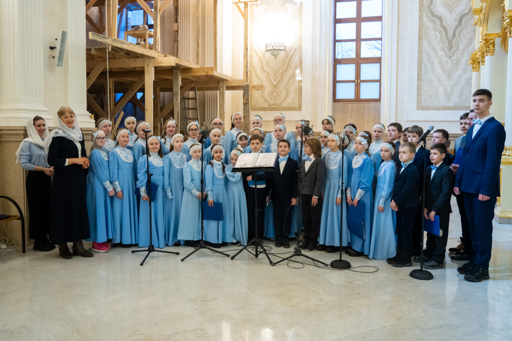 В праздник Рождества Христова протоиерей Александр Филиппов сослужил иерархам Пензенской митрополии за великой вечерней в Спасском кафедральном соборе