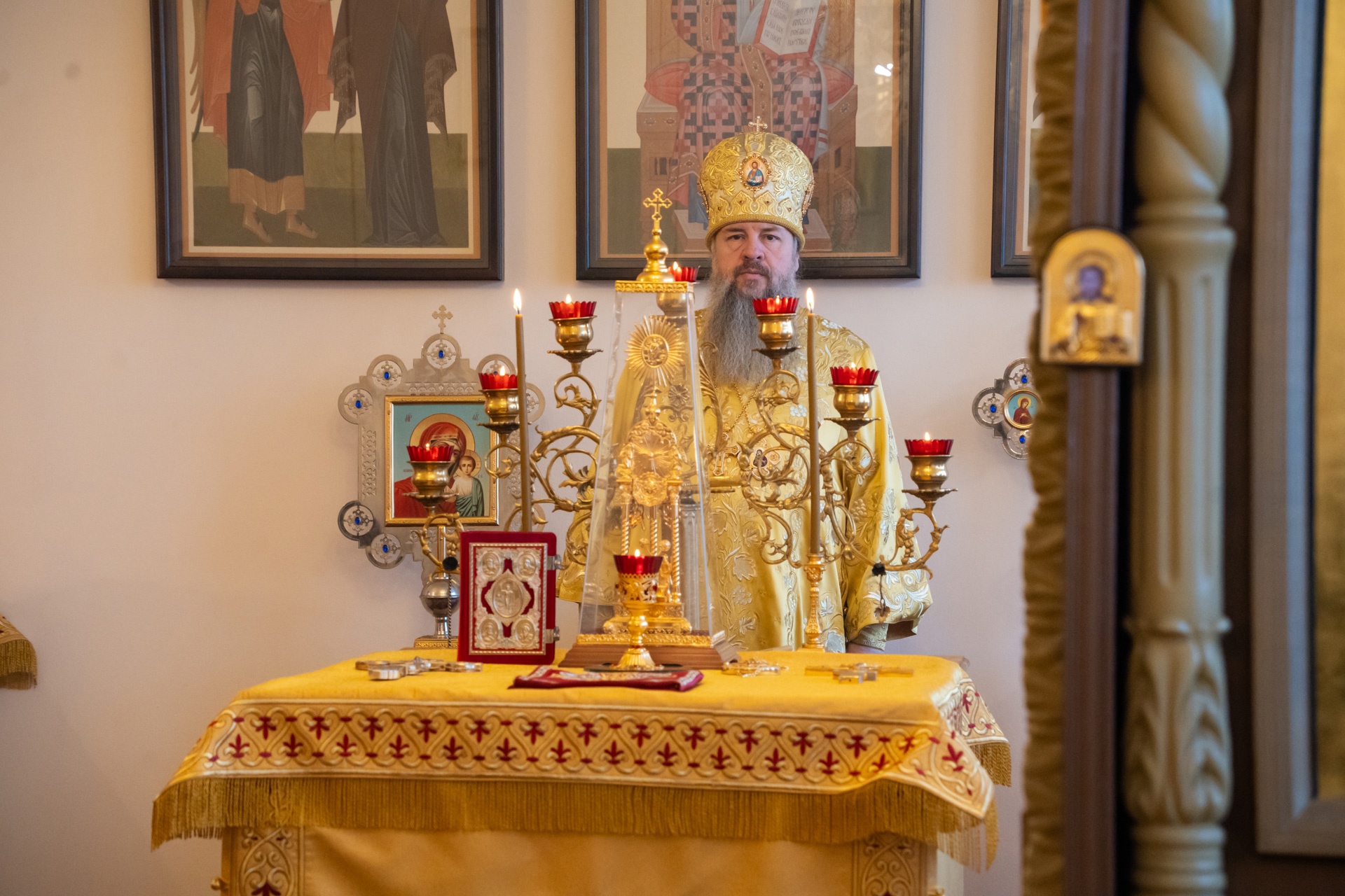 Протоиерей Александр Филиппов сослужил митрополиту Серафиму в престольный праздник и актовый день в Пензенской духовной семинарии   