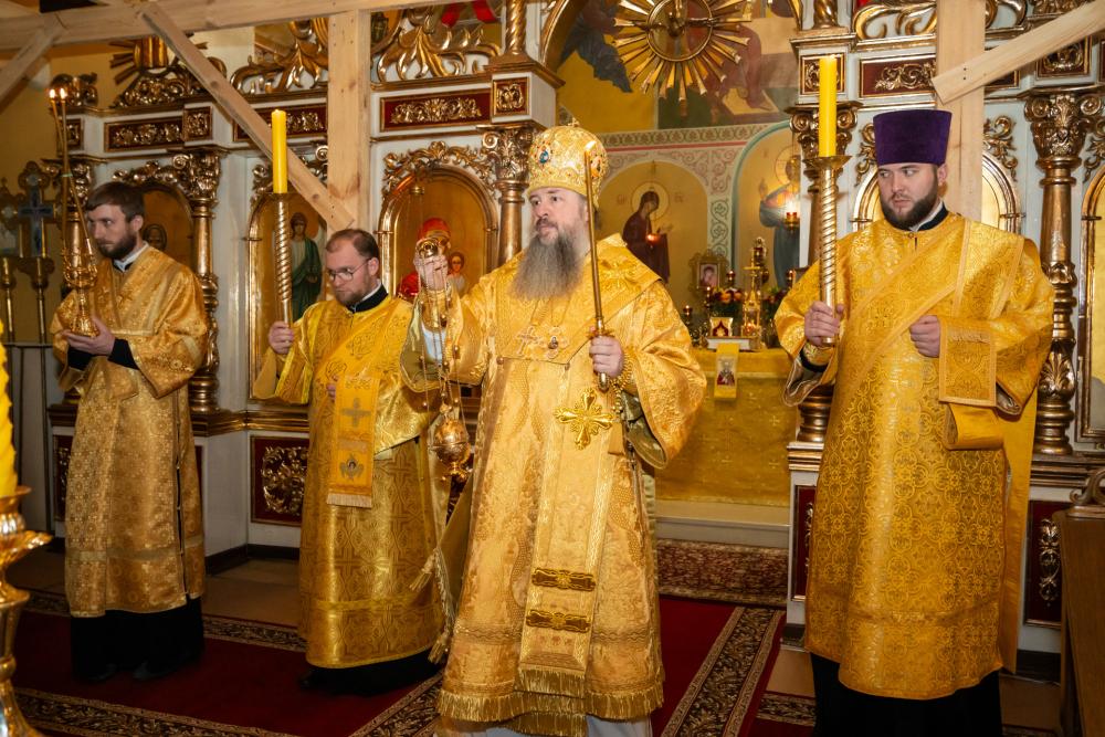 В канун престольного праздника митрополит Серафим совершил всенощное бдение в нашем храме