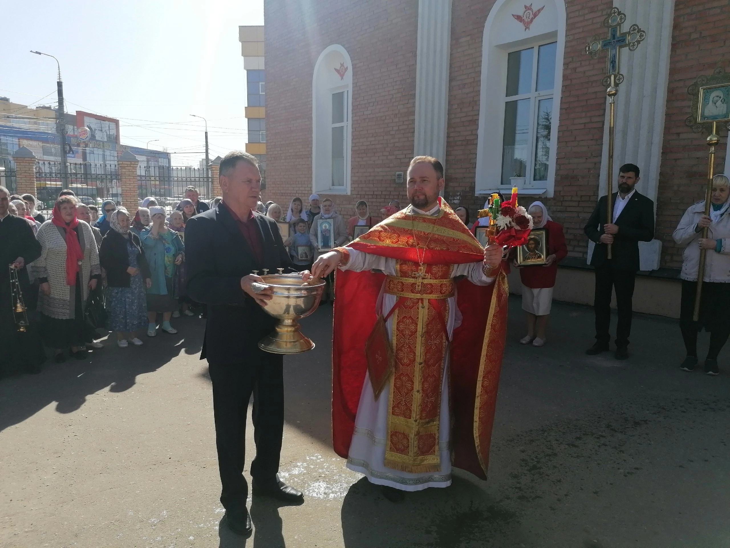Во вторник Светлой седмицы протоиерей Александр Филиппов совершил Божественную литургию
