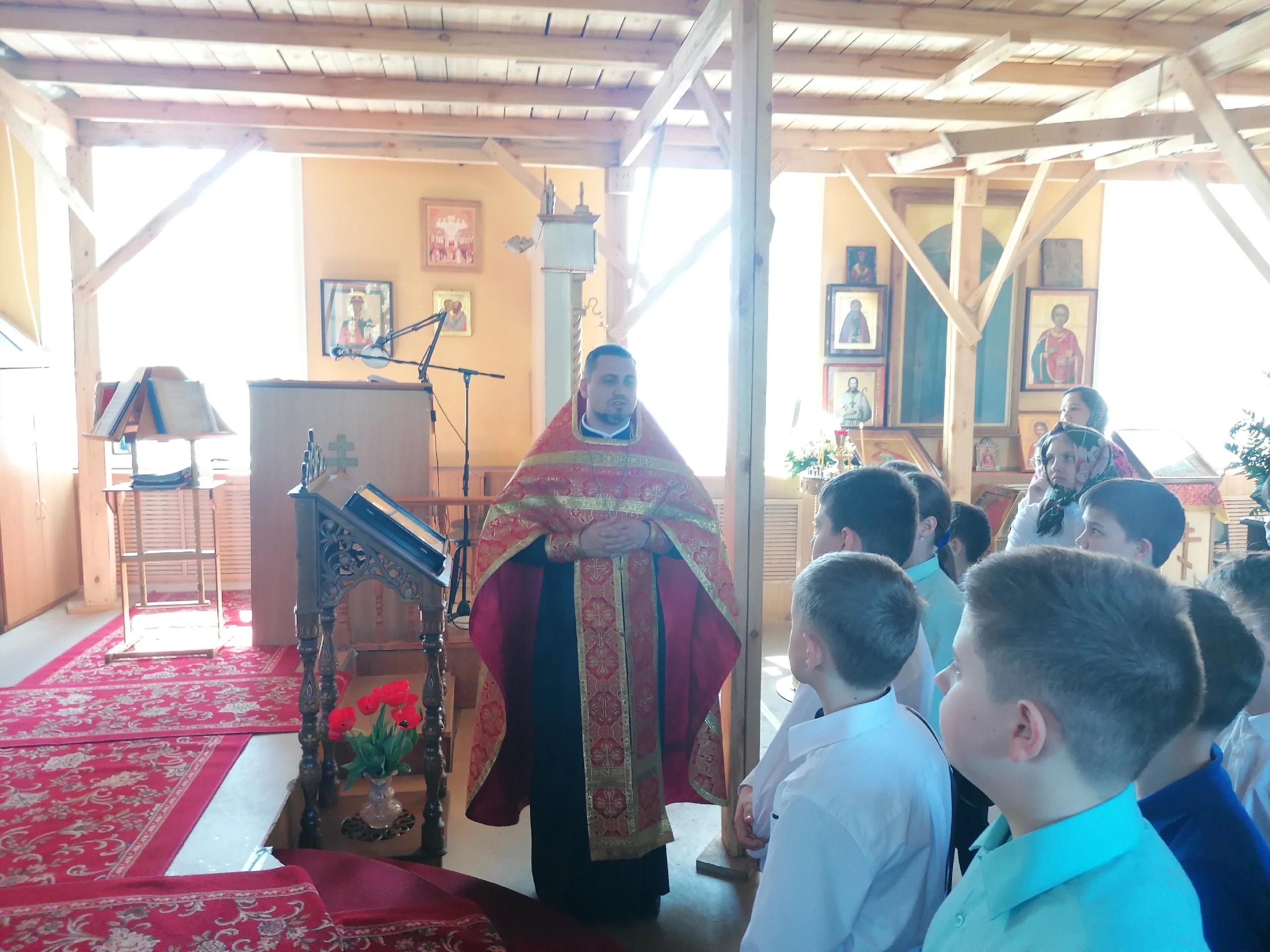 Встреча священника с учениками средней школы №60