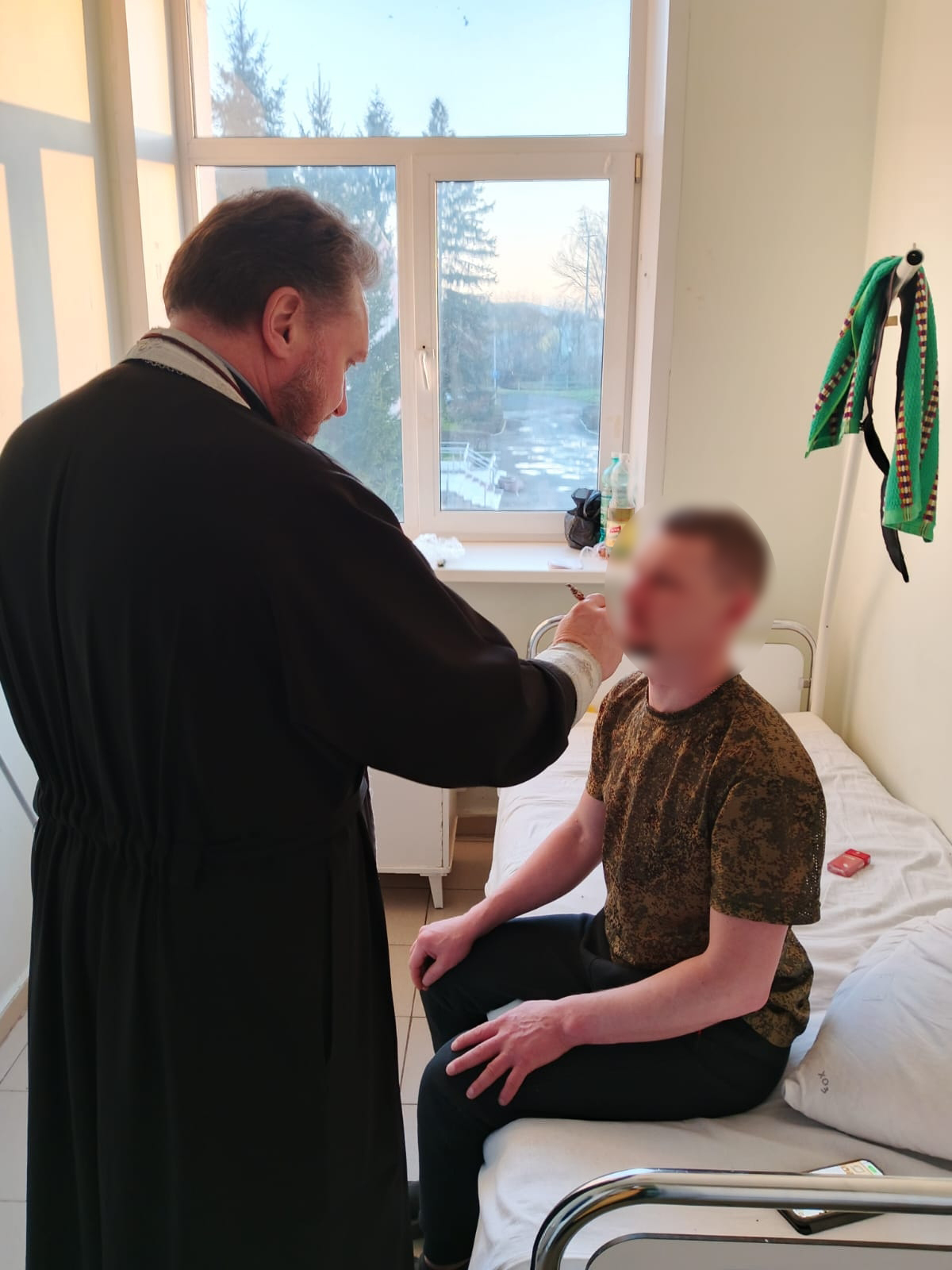 Священники посетили раненых участников СВО в военном госпитале Пензы