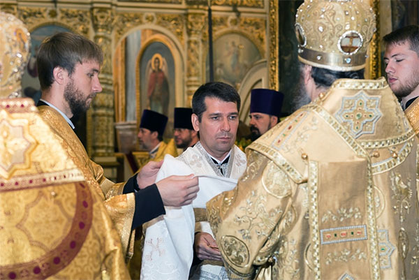 Митрополит Серафим рукоположил Олега Шугурова в сан диакона