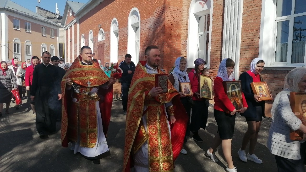 Во вторник Светлой седмицы протоиерей Александр Филиппов совершил Божественную литургию